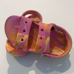 Crocs Classic Marbled Sandal Kids C10 Taffy Pink Yellow‎ Sandals